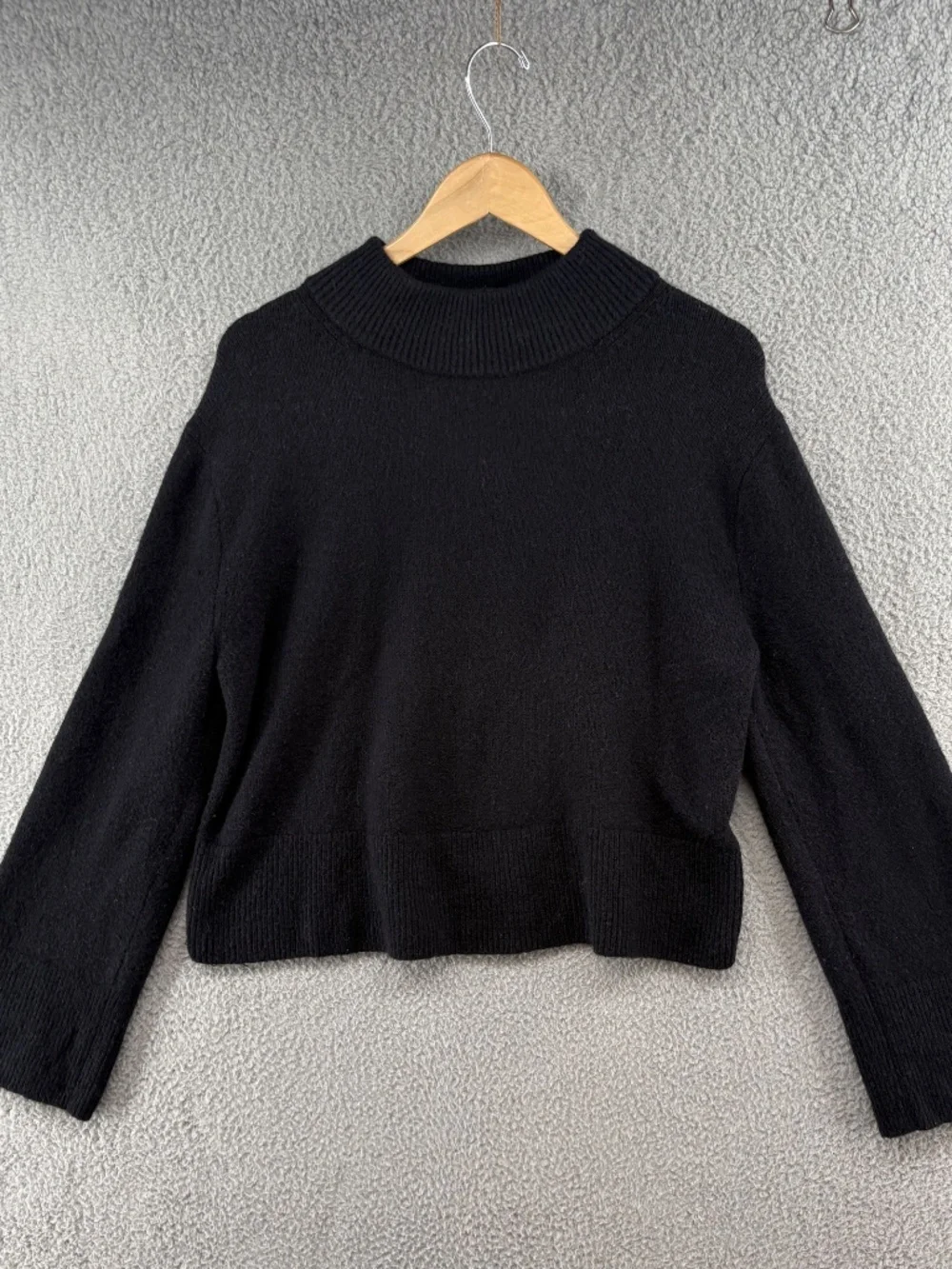 J.Crew Chunky Crewneck Sweater in Supersoft Yarn Black XS - Picture 4 of 10